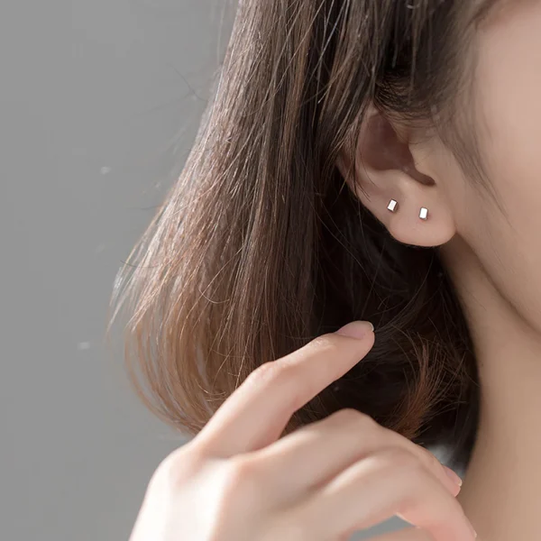 4195aba125328f2b3a6bbf51ce85e6f7 Sterling Silver Simple Cube Stud Earrings