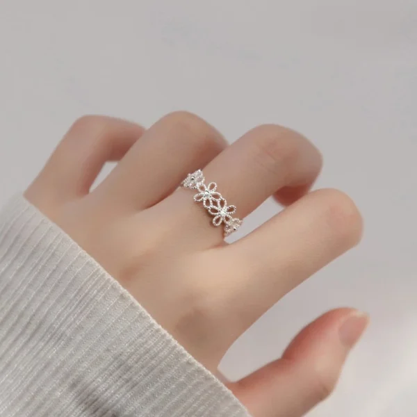a0f4a6f4dfce898db00b2e73770da968 Sterling Silver Cut Out Daisy Ring